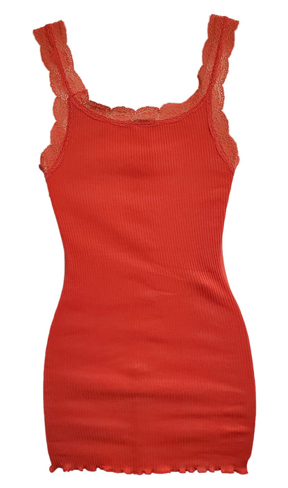 The Makò Cotton line by Emmebivi from Italy features this lightweight top, composed of a premium extra-long staple cotton variety of Egyptian origin.