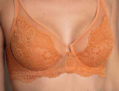 Constructed from premium materials, this Leilieve Attractive line bra exudes finesse and elegance with its intricate cut, fine tulle, and Italian soft lace design. Superior quality components make this garment a top-notch choice, with a beautiful, appealing look created by the blend of tulle and Italian soft lace.