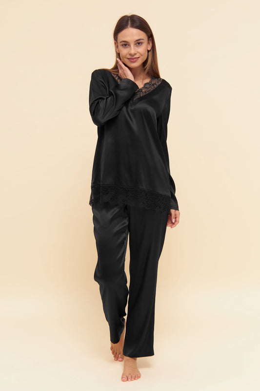 Luxurious two-piece pajamas set from the Organic Silk line by Féraud Paris at Di Moda Lingerie.