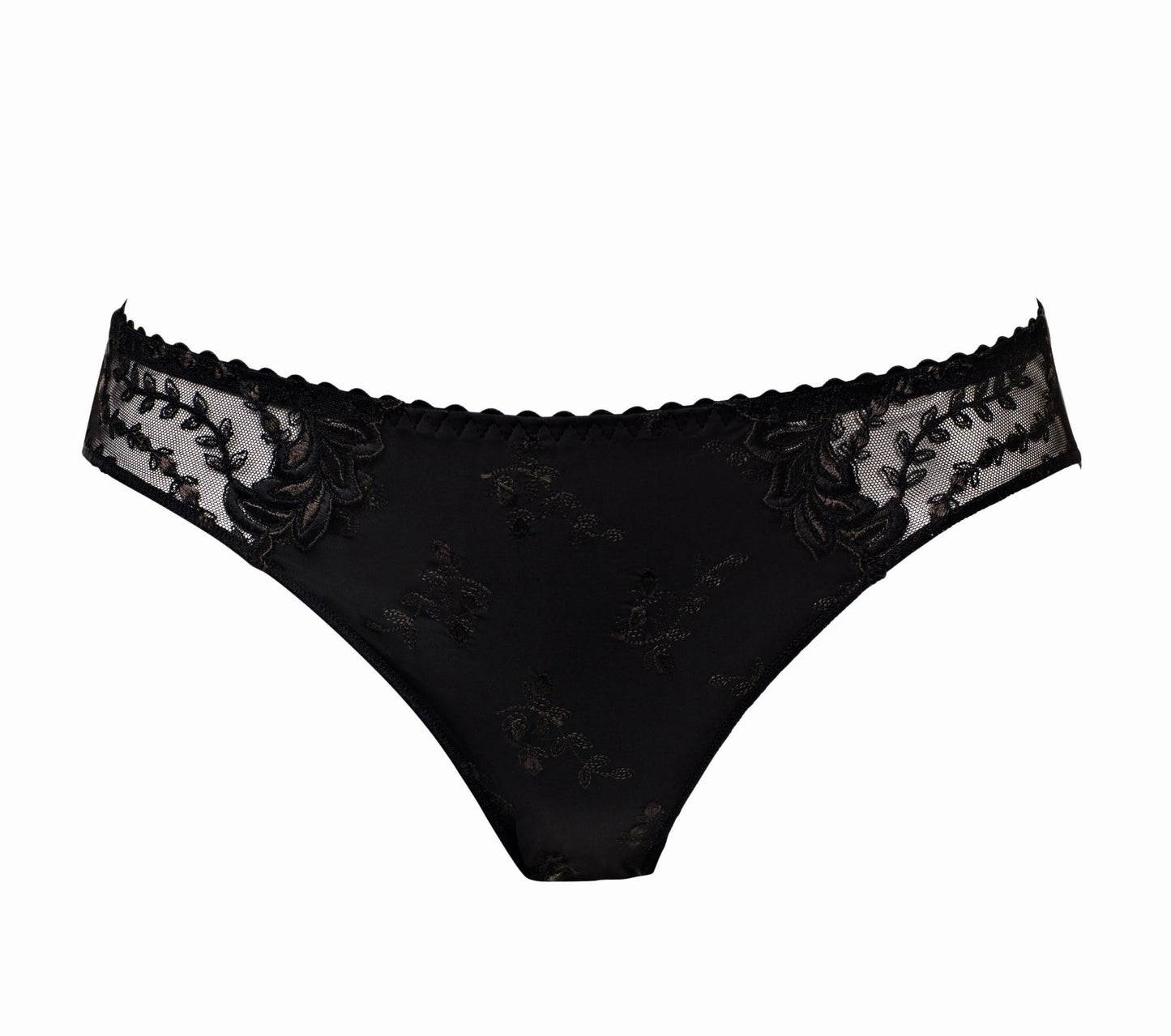 A Louisa Bracq brief from the Lys Royal line offers rich, luxurious floral embroidery.