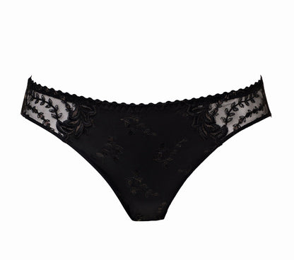 A Louisa Bracq brief from the Lys Royal line offers rich, luxurious floral embroidery.