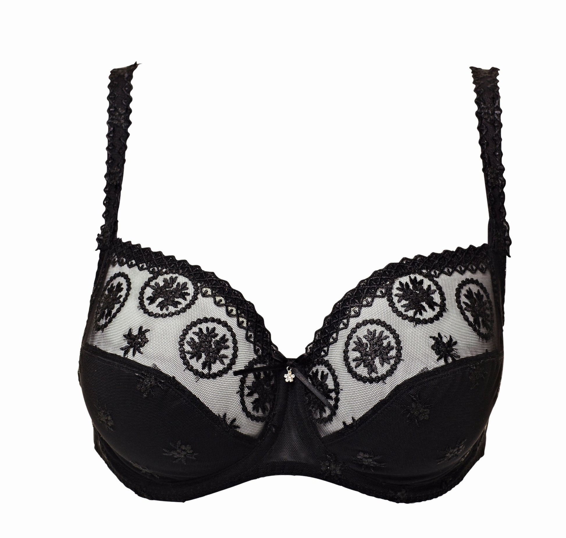 The full cup Louisa Bracq bra from the Chantilly line is distinguished by its chic, refined geometric edges that emphasizes the iridescent medallions.