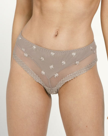 The Brazilian Shorty from the Chantilly line by Louisa Bracq offers a sleek, refined look through its geometric leg-lines and accompanying stunningly iridescent medallions.