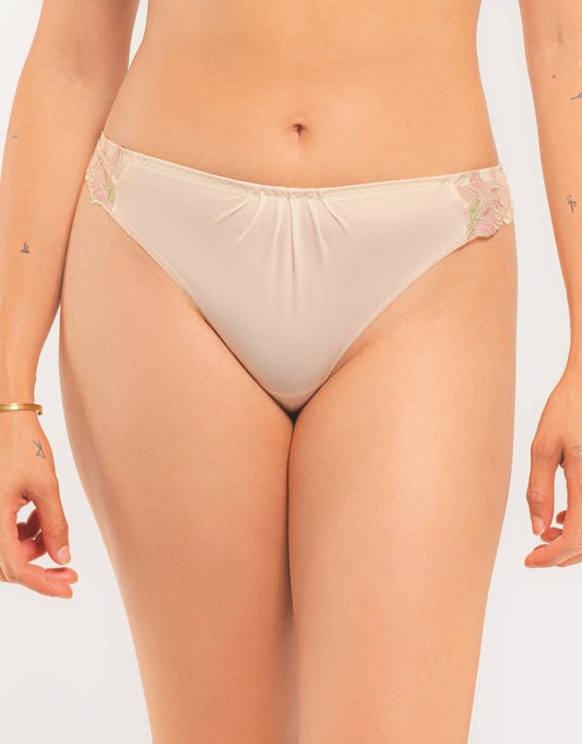 The Horta line's tanga is inspired by the varied architecture of Victor Horta, a renowned Belgian architect renowned for his involvement in the Art Nouveau movement in Belgium.